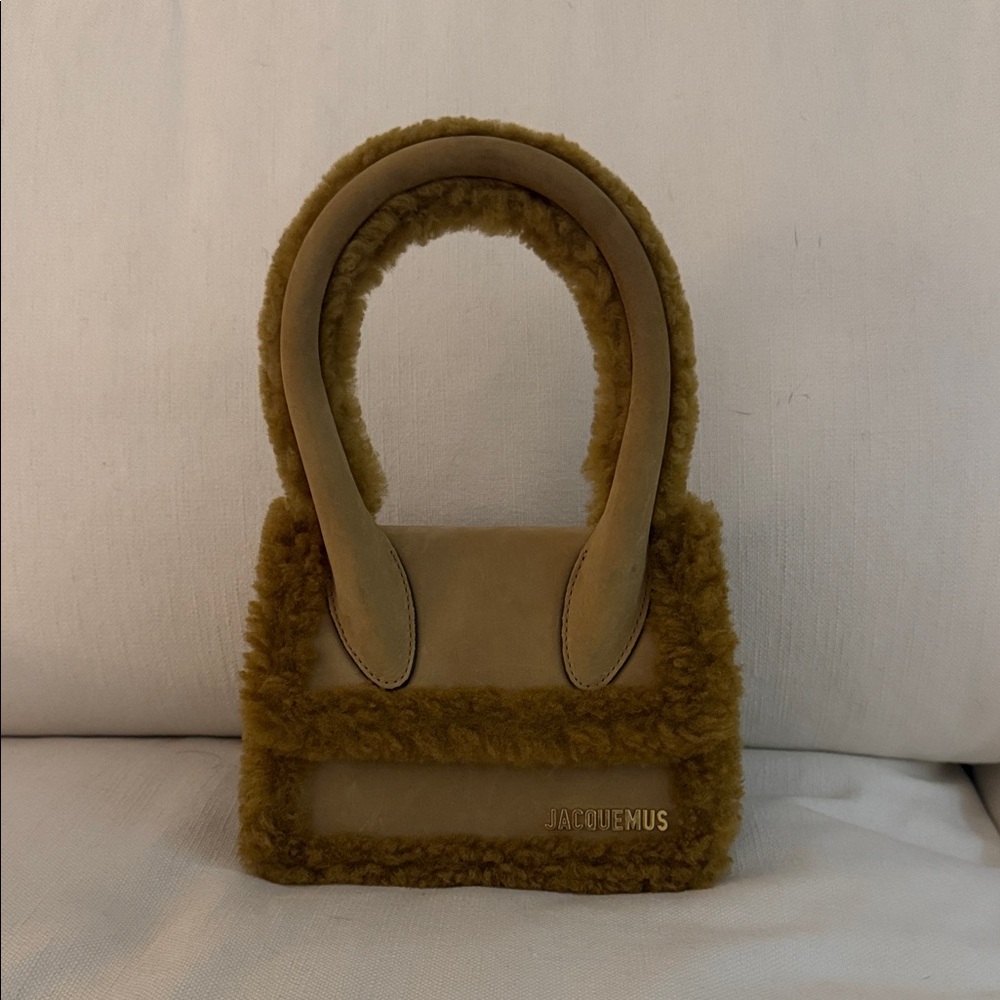 Jacquemus Le Chiquito Moyen Bag
